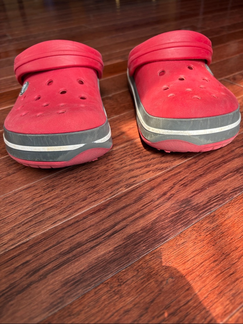 CROCS Kids Red Classic Clog with Heel Strap - Picture 4 of 11